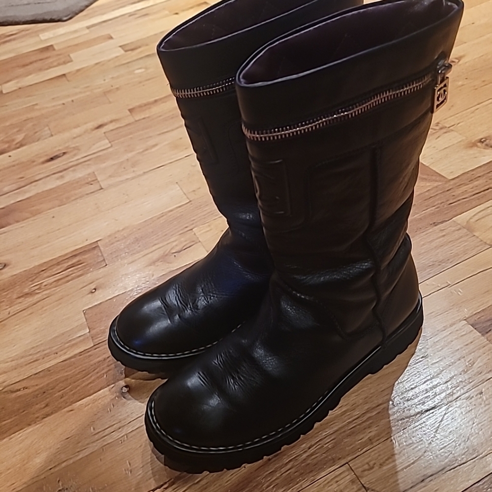 Amazing Chanel Black Lambskin Leather Size 8.5 Riding 👢 Boots - Picture 2 of 16